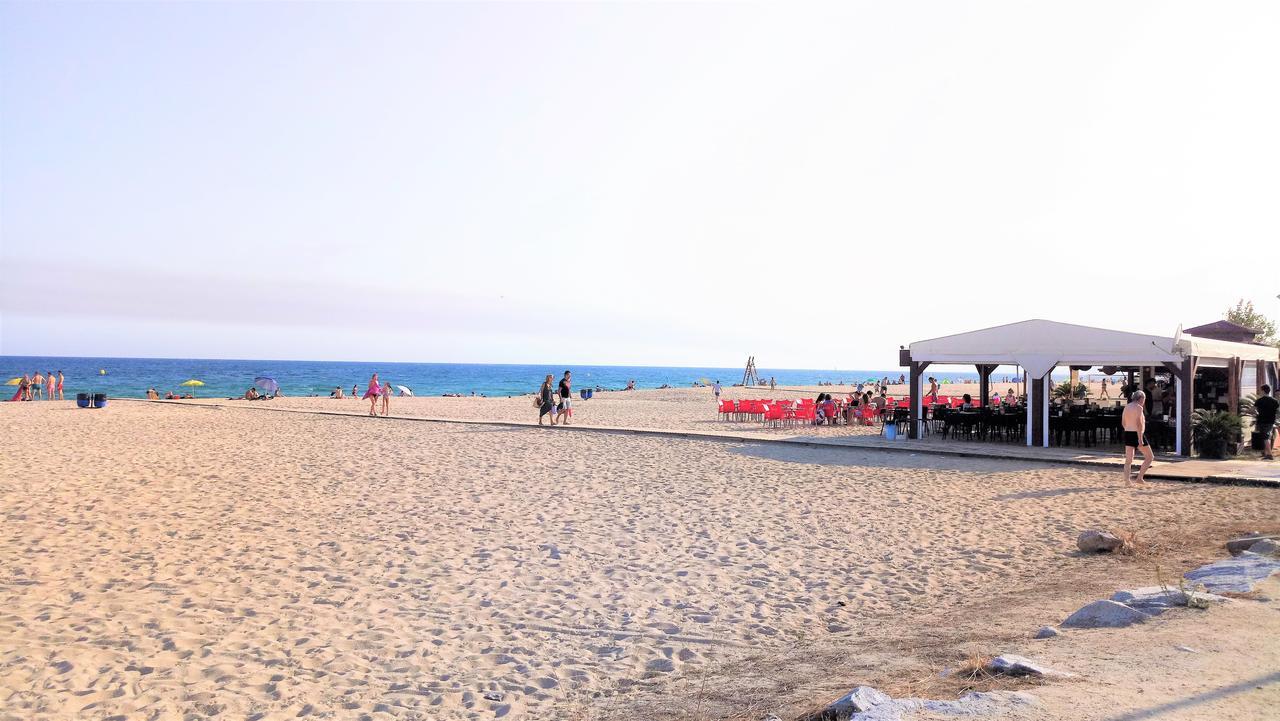 Marisol Seaview & - *